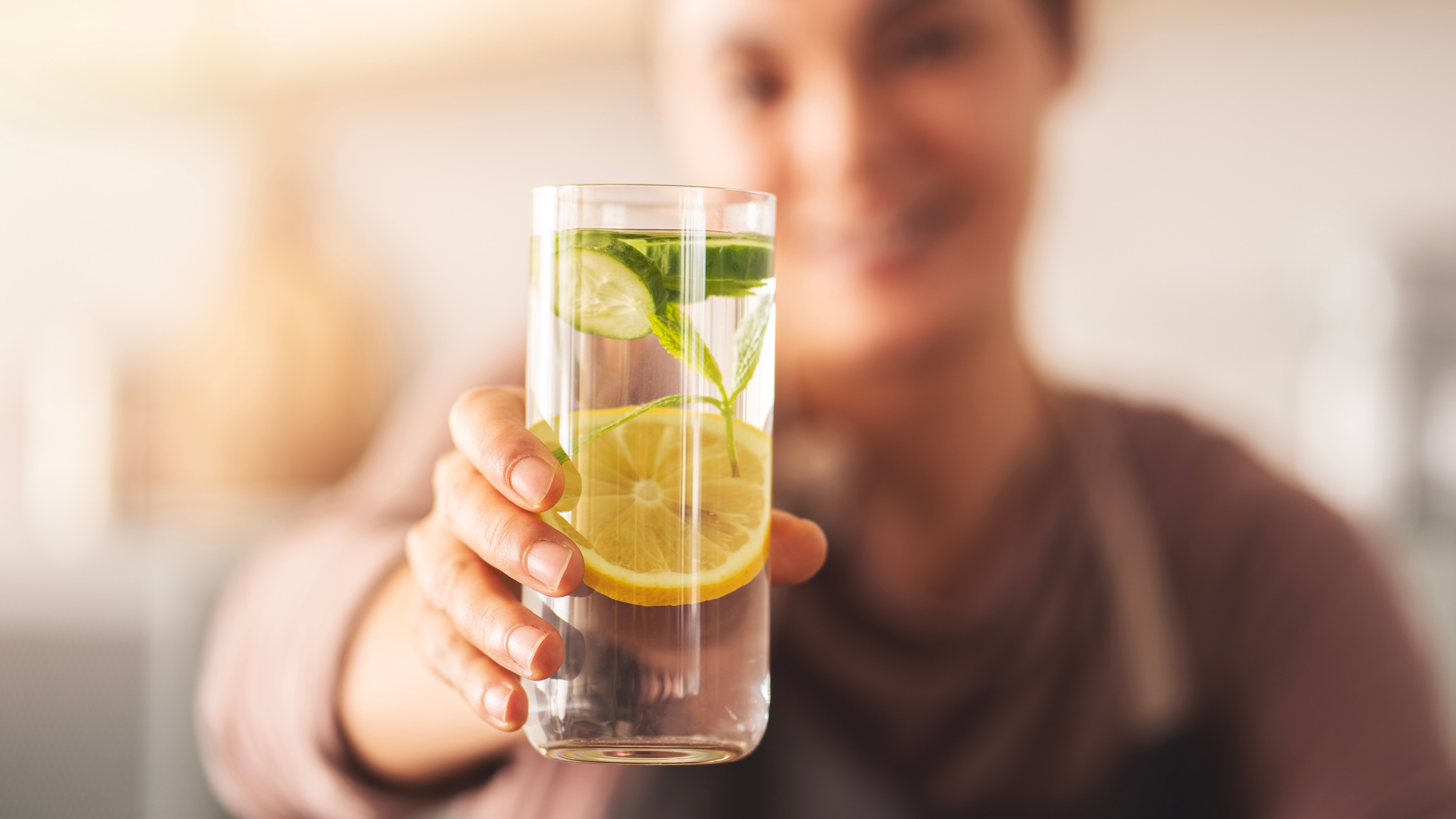 Drink water regularly! (Adobe Stock)