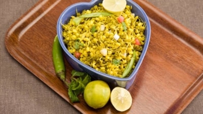 poha (freepik) poha (freepik)