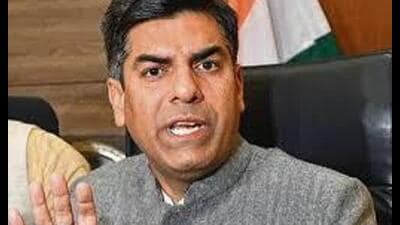 Raising financial concerns, Joshi pointed to a sharp drop in revenue from cow cess following a reduction in rates in 2023. (HT Photo) Raising financial concerns, Joshi pointed to a sharp drop in revenue from cow cess following a reduction in rates in 2023. (HT Photo)