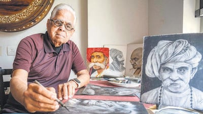 This weekend (March 27 to 29), K K Venkateswaran is set to hold his first solo show at the P L Deshpande Kala Academy, Prabhadevi at the age of 95—a tribute to his energy and undying passion for his art. (Satish Bate/HT Photo) This weekend (March 27 to 29), K K Venkateswaran is set to hold his first solo show at the P L Deshpande Kala Academy, Prabhadevi at the age of 95—a tribute to his energy and undying passion for his art. (Satish Bate/HT Photo)
