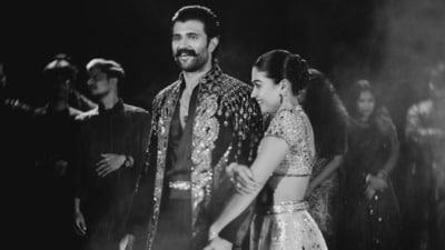 Vijay Rashmika: విజయ్, రష్మిక పెళ్లికి నెల రోజులు.. ఇప్పటి వరకూ చూడని పెళ్లి ఫొటోలు షేర్ చేసిన కపుల్ Vijay Rashmika: విజయ్, రష్మిక పెళ్లికి నెల రోజులు.. ఇప్పటి వరకూ చూడని పెళ్లి ఫొటోలు షేర్ చేసిన కపుల్