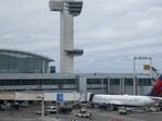 The FAA implemented emergency ground stops at several Washington, D.C. area airports after the Potomac TRACON was evacuated and declared ATC Zero. Photographer: Michael Nagle/Bloomberg