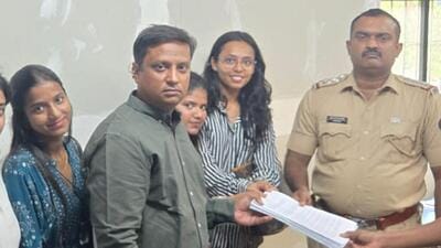 Arch students urge cops to probe disputed college marksheets Arch students urge cops to probe disputed college marksheets