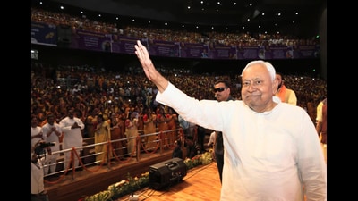Bihar chief minister Nitish Kumar addresses his last Bihar yatra -- the Samriddhi Yatra -- in Patna on Thursday. (Santosh Kumar/HT) Bihar chief minister Nitish Kumar addresses his last Bihar yatra -- the Samriddhi Yatra -- in Patna on Thursday. (Santosh Kumar/HT)