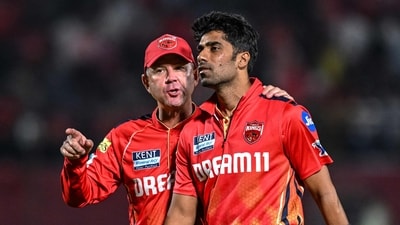 Punjab Kings' head coach Ricky Ponting (L) speaks with team's player Shashank Singh during the Indian Premier League (IPL) (AFP)