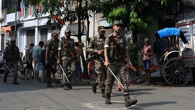 ভারতে লকডাউনের জল্পনা উড়িয়ে দিল কেন্দ্রীয় সরকার। (ছবিটি প্রতীকী, সৌজন্যে সমীর জানা/হিন্দুস্তান টাইমস) ভারতে লকডাউনের জল্পনা উড়িয়ে দিল কেন্দ্রীয় সরকার। (ছবিটি প্রতীকী, সৌজন্যে সমীর জানা/হিন্দুস্তান টাইমস)