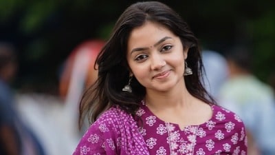 মুম্বই পাড়ি দিলেন দিব্যাণী! তবে কি এবার বলিউড ইন্ডাস্ট্রিতে পা রাখছেন নায়িকা? মুম্বই পাড়ি দিলেন দিব্যাণী! তবে কি এবার বলিউড ইন্ডাস্ট্রিতে পা রাখছেন নায়িকা?
