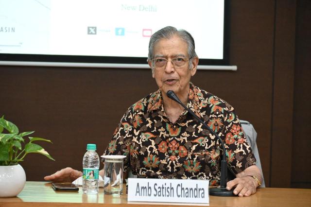 Author Satish Chandra (Courtesy vifindia) Author Satish Chandra (Courtesy vifindia)
