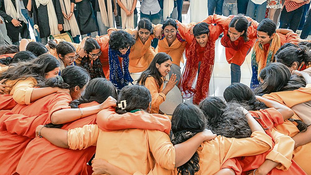 Lady Shri Ram College’s dramatics society won the first prize at Madaari, Sri Venkateswara College’s theatre fest. Lady Shri Ram College’s dramatics society won the first prize at Madaari, Sri Venkateswara College’s theatre fest.