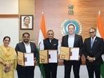 (L to R) Ms Aenna Jagga, Head Business Development, APSEZ; Mr Ketan Gajjar, CEO, MERC; Mr Ashwini Gupta, CEO, APSEZ; Mr Richard Janssen, CEO, SMIT; Mr Shyam Jagannathan, DG, shipping; Mr Sushil Mansingh Khopade, Additional DG, shipping.