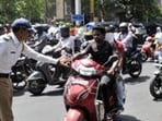 Bombay High Court on March 26 issued a notice to PMC in a writ petition challenging the legal validity of a 2010 GR that authorises the civic body to collect an additional  <span class='webrupee'>₹</span>1,000 fine from traffic violators . ((PIC FOR REPRESENTATION))