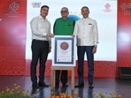 Gurugram DCP Rajesh Mohan (extreme left)’s “Drive Right Shine Bright” rewards rule-abiding motorists, promoting voluntary compliance over challans. (HT)