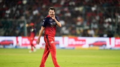 Jacob Duffy sets his field as he prepares to bowl a delivery during the IPL 2026 match 1. (AP) Jacob Duffy sets his field as he prepares to bowl a delivery during the IPL 2026 match 1. (AP)