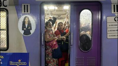 Mumbai, India - October 07, 2022: Inside view of the ladies local train compartment of Western Railway, at Bandra, in Mumbai, India, on Friday, October 07, 2022. (Niharika Kulkarni/HT Photo) (HT PHOTO) Mumbai, India - October 07, 2022: Inside view of the ladies local train compartment of Western Railway, at Bandra, in Mumbai, India, on Friday, October 07, 2022. (Niharika Kulkarni/HT Photo) (HT PHOTO)