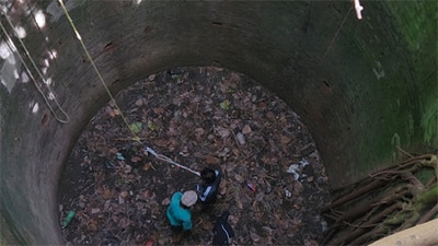 The 50-ft borewell into which the youngster fell in Quila Barun village of Hoshiarpur. (HT Photo)