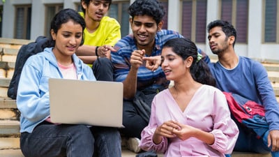 <p>రిఫరెన్స్ నెంబర్ తో స్కాలర్ షిప్ స్టేటస్ కూడా చాలా సింపుల్ గా తెలుసుకోవచ్చు. మీ బ్యాంక్ ఖాతాలోకి వచ్చిన డబ్బు వివరాలతో పాటు కాలేజీ ఖాతాలోకి వెళ్లిన వాటి గురించి కూడా తెలుసుకోవచ్చు.</p> <p>రిఫరెన్స్ నెంబర్ తో స్కాలర్ షిప్ స్టేటస్ కూడా చాలా సింపుల్ గా తెలుసుకోవచ్చు. మీ బ్యాంక్ ఖాతాలోకి వచ్చిన డబ్బు వివరాలతో పాటు కాలేజీ ఖాతాలోకి వెళ్లిన వాటి గురించి కూడా తెలుసుకోవచ్చు.</p>
