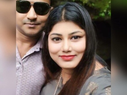 মালদার হরিশ্চন্দ্রপুরের রসিদাবাদ গ্রাম পঞ্চায়েতের প্রাক্তন প্রধান লাভলি খাতুন নিজের পদ হারিয়েছিলেন বাংলাদেশি নাগরিক হওয়ায়।