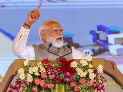 পশ্চিম এশিয়ায় চলমান যুদ্ধের কারণে যে পরিস্থিতি তৈরি হয়েছে, তা মোকাবিলা করতে ১৪০ কোটি ভারতীয়কে একসঙ্গে কাজ করতে হবে বলে বার্তা দিলেন মোদী। 