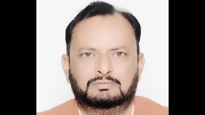 According to the eyewitnesses, Parminder Tiwari, block Congress president, was sitting outside rental quarters along the Hadiyan Road near Takhran village when two unidentified men arrived on a motorcycle and one of them attacked Tiwari with an axe, striking him repeatedly on the head (HT File)