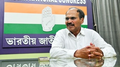 বহরমপুরে অধীর, TMC-ত্যাগী সাংসদও পেলেন টিকিট, শেষলগ্নে প্রার্থীতালিকা কংগ্রেসের বহরমপুরে অধীর, TMC-ত্যাগী সাংসদও পেলেন টিকিট, শেষলগ্নে প্রার্থীতালিকা কংগ্রেসের