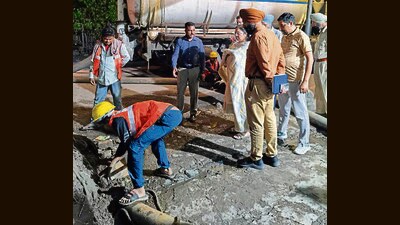 Officials say that fixing rate contracts for a longer duration ensures continuity of work and avoids delays caused by repeated tendering. (HT Photo) Officials say that fixing rate contracts for a longer duration ensures continuity of work and avoids delays caused by repeated tendering. (HT Photo)