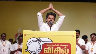 టీవీకే పార్టీ అభ్యర్థులను ప్రకటించిన విజయ్ (ఫైల్ ఫొటో) టీవీకే పార్టీ అభ్యర్థులను ప్రకటించిన విజయ్ (ఫైల్ ఫొటో)