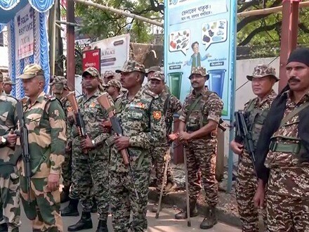 জগৎবল্লভপুর বিধানসভা কেন্দ্রের বেগরি গ্রাম পঞ্চায়েতের শাঁখারিদহ এলাকায় বিক্ষোভ সামাল দিতে গিয়েছিল কেন্দ্রীয় বাহিনী। (প্রতীকী ছবি)