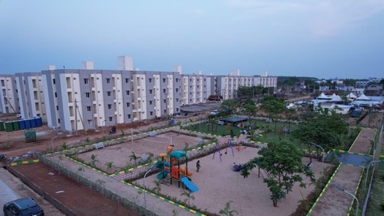ఇళ్ల పంపిణీ కార్యక్రమం