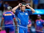 Sachin Tendulkar had a small talk with Mumbai Indians captain Hardik Pandya Sachin Tendulkar had a small talk with Mumbai Indians captain Hardik Pandya