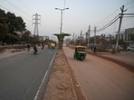 Revised plan clears way for <span class='webrupee'>₹</span>182 crore elevated road on NH-352W stretch; GMRL to realign stations, GMDA to push proposal to state government. (Parveen Kumar/HT)