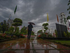 ভরা চৈত্রে কলকাতা সহ বহু এলাকায় প্রবল ঝড় বৃষ্টির পূর্বাভাস! আবহাওয়ার খবর রইল। (ছবিটি প্রতীকী, সৌজন্যে রাজ কে রাজ/হিন্দুস্তান টাইমস)