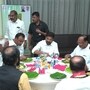 శాసనసభ సెంట్రల్ హాలులో సన్నబియ్యంతో భోజనం చేస్తున్న ప్రజాప్రతినిధులు