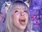Meow Dalyn often barks, plays, or mimics canine behavior during live streams.