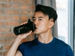 It is important to stay hydrated while taking creatine supplements. (Pexel)
