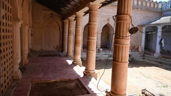 As per the ASI, modern construction methods are not being used here. Instead, the restoration relies on a traditional lime mortar, which takes time and care to prepare. (Mushtaq Ali/HT)