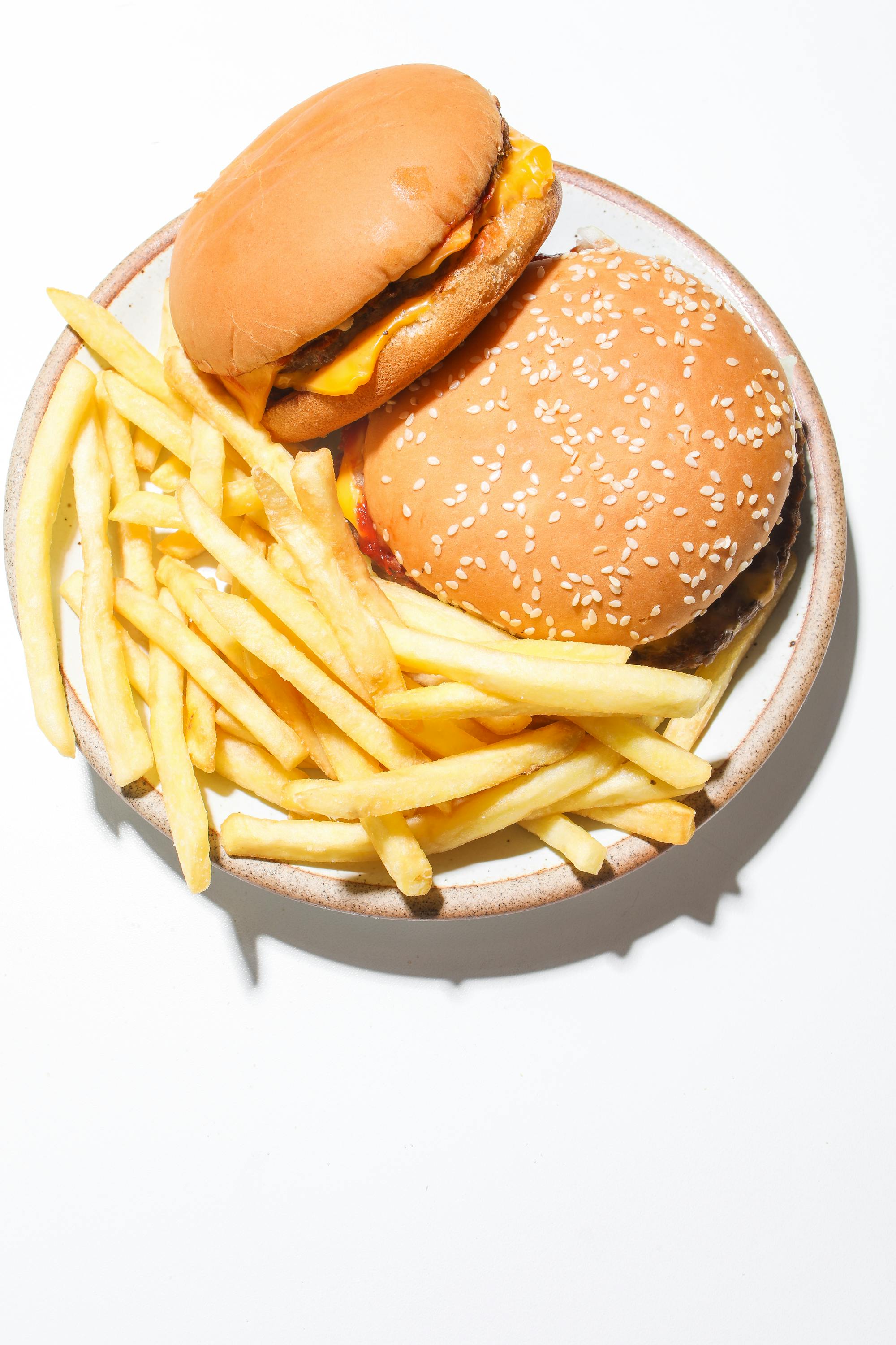 Eating junk food during stress can weaken enamel, encourage plaque formation and delay healing of oral tissues. (Pexel) Eating junk food during stress can weaken enamel, encourage plaque formation and delay healing of oral tissues. (Pexel)