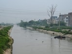 According to DJB officials, the groundwater levels along the canal are high and the alignment has good quality groundwater aquifers however Haryana argued it alters the water sharing via the canal. (Hindustan Times)