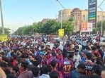Cricket fans gathered near Ekana stadium, ahead of the IPL match between LSG and Delhi Capitals in Lucknow on Wednesday. (Deepak Gupta/HT Photo) Cricket fans gathered near Ekana stadium, ahead of the IPL match between LSG and Delhi Capitals in Lucknow on Wednesday. (Deepak Gupta/HT Photo)