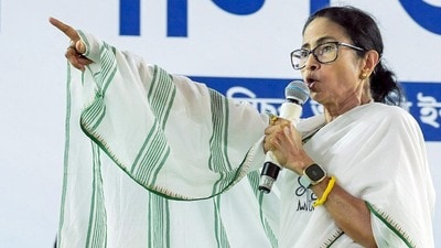 লক্ষ্মীর ভান্ডারের নেপথ্যে করুন কাহিনী শোনালেন মমতা বন্দ্যোপাধ্যায় (Utpal sarkar) লক্ষ্মীর ভান্ডারের নেপথ্যে করুন কাহিনী শোনালেন মমতা বন্দ্যোপাধ্যায় (Utpal sarkar)
