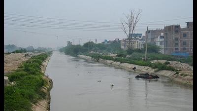 According to DJB officials, the groundwater levels along the canal are high and the alignment has good quality groundwater aquifers however Haryana argued it alters the water sharing via the canal. (Hindustan Times) According to DJB officials, the groundwater levels along the canal are high and the alignment has good quality groundwater aquifers however Haryana argued it alters the water sharing via the canal. (Hindustan Times)