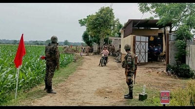 Army officials at the illegal firecracker unit in Hambran, Ludhiana, on Wednesday. (HT Photo) Army officials at the illegal firecracker unit in Hambran, Ludhiana, on Wednesday. (HT Photo)
