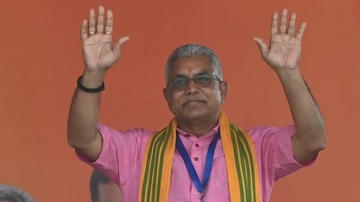 বিস্ফোরক দিলীপ ঘোষ (Hindustan Times) বিস্ফোরক দিলীপ ঘোষ (Hindustan Times)