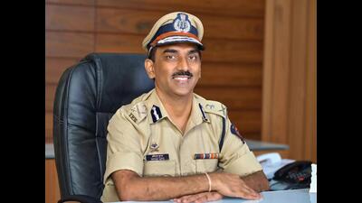 The Maharashtra government has told the state assembly that no irregularities were found in the issuance of arms licences in Pune involving senior police officers Jalinder Supekar and Amitabh Gupta (in pic). (HT) The Maharashtra government has told the state assembly that no irregularities were found in the issuance of arms licences in Pune involving senior police officers Jalinder Supekar and Amitabh Gupta (in pic). (HT)