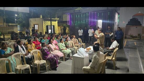 At a meeting held on March 30, attended by over 200 residents, locals highlighted issues such as public drinking and harassment of women in the area. (HT PHOTO)