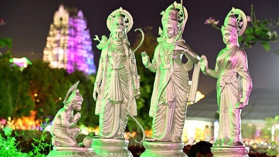<p>ఒంటిమిట్టలో ఇవాళ(ఏప్రిల్ 1) సాయంత్రం 6. 30 నుండి రాత్రి 8:30 గంటల మధ్య శ్రీ సీతారామ కల్యాణం అత్యంత వైభవంగా నిర్వహించేందుకు టీటీడీ అన్ని ఏర్పాట్లు పూర్తి చేసింది. </p>