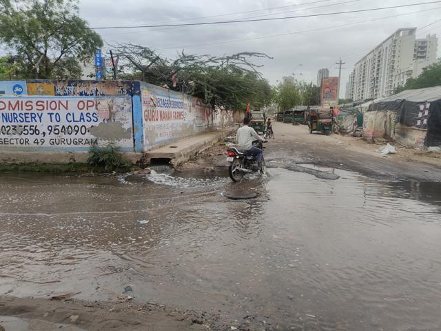 Residents said the issue persists despite intermittent clearance efforts. GMDA said it will inspect the site and address complaints raised by locals. (HT) Residents said the issue persists despite intermittent clearance efforts. GMDA said it will inspect the site and address complaints raised by locals. (HT)