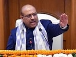 A CAG report had flagged losses of <span class='webrupee'>₹</span>890 crore due to the failure to re-tender surrendered liquor shop licences under excise policy 2021-22, an official said. (HT Archive) A CAG report had flagged losses of <span class='webrupee'>₹</span>890 crore due to the failure to re-tender surrendered liquor shop licences under excise policy 2021-22, an official said. (HT Archive)
