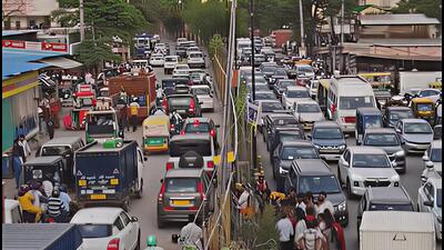 Jaywalking, poor walkways add to congestion, as seen on Wednesday; checkpoints, patrols in place as GMDA plans ₹76 crore road and pedestrian upgrades (HT) Jaywalking, poor walkways add to congestion, as seen on Wednesday; checkpoints, patrols in place as GMDA plans ₹76 crore road and pedestrian upgrades (HT)