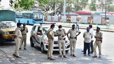 కేసు దర్యాప్తు చేస్తున్న పోలీసులు (PTI) కేసు దర్యాప్తు చేస్తున్న పోలీసులు (PTI)