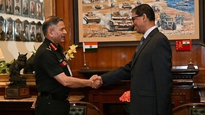 দিল্লির বুকে ভারতের সেনা চিফের সঙ্গে বাংলাদেশের দূতের হাইভোল্টেজ বৈঠক!চর্চায় কী দিল্লির বুকে ভারতের সেনা চিফের সঙ্গে বাংলাদেশের দূতের হাইভোল্টেজ বৈঠক!চর্চায় কী